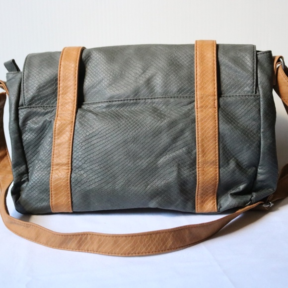 ROXY Messenger Bag Satchel Shoulder Bag Grey & Tan Polyurethane Faux Snakeskin - Picture 4 of 8